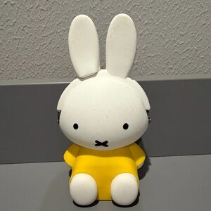 Mitty 3D Pochi Coin Pouch Purse 6” Soft Silicone Yellow P + G Design Mercis BV